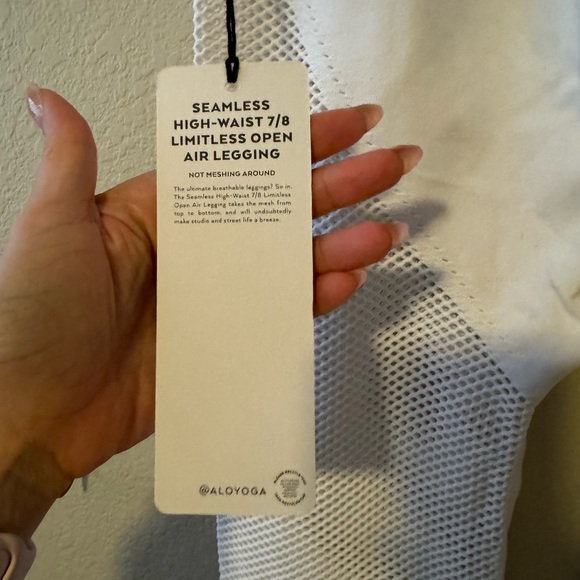 Alo NWT White Seamless High-Waist Limitless Open Air Leggings | Large - Picture 4 of 7